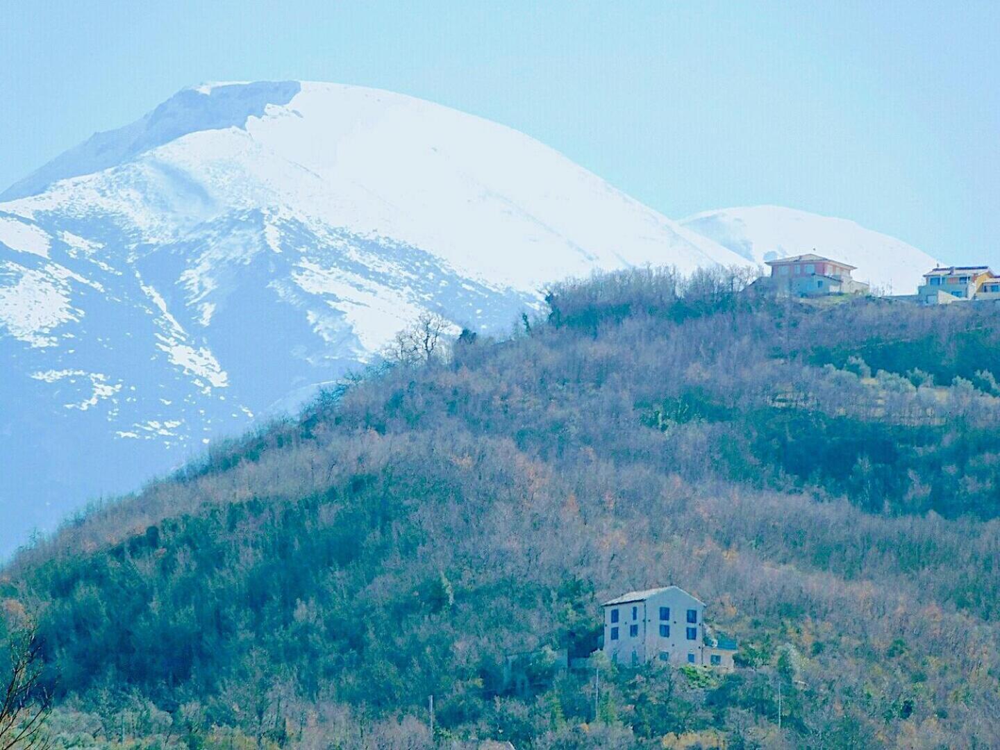 La Casa Dalle Finestre Blu Abbateggio Экстерьер фото