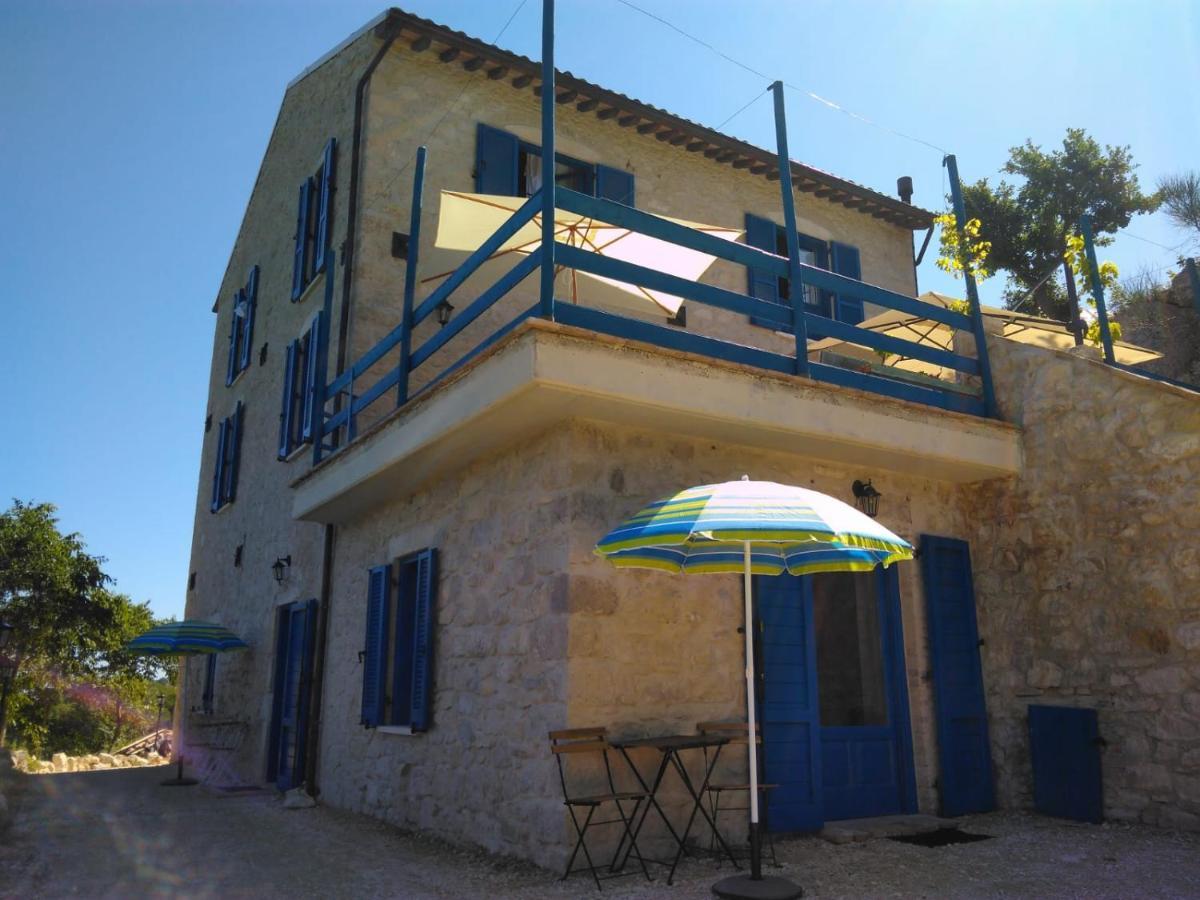 La Casa Dalle Finestre Blu Abbateggio Экстерьер фото
