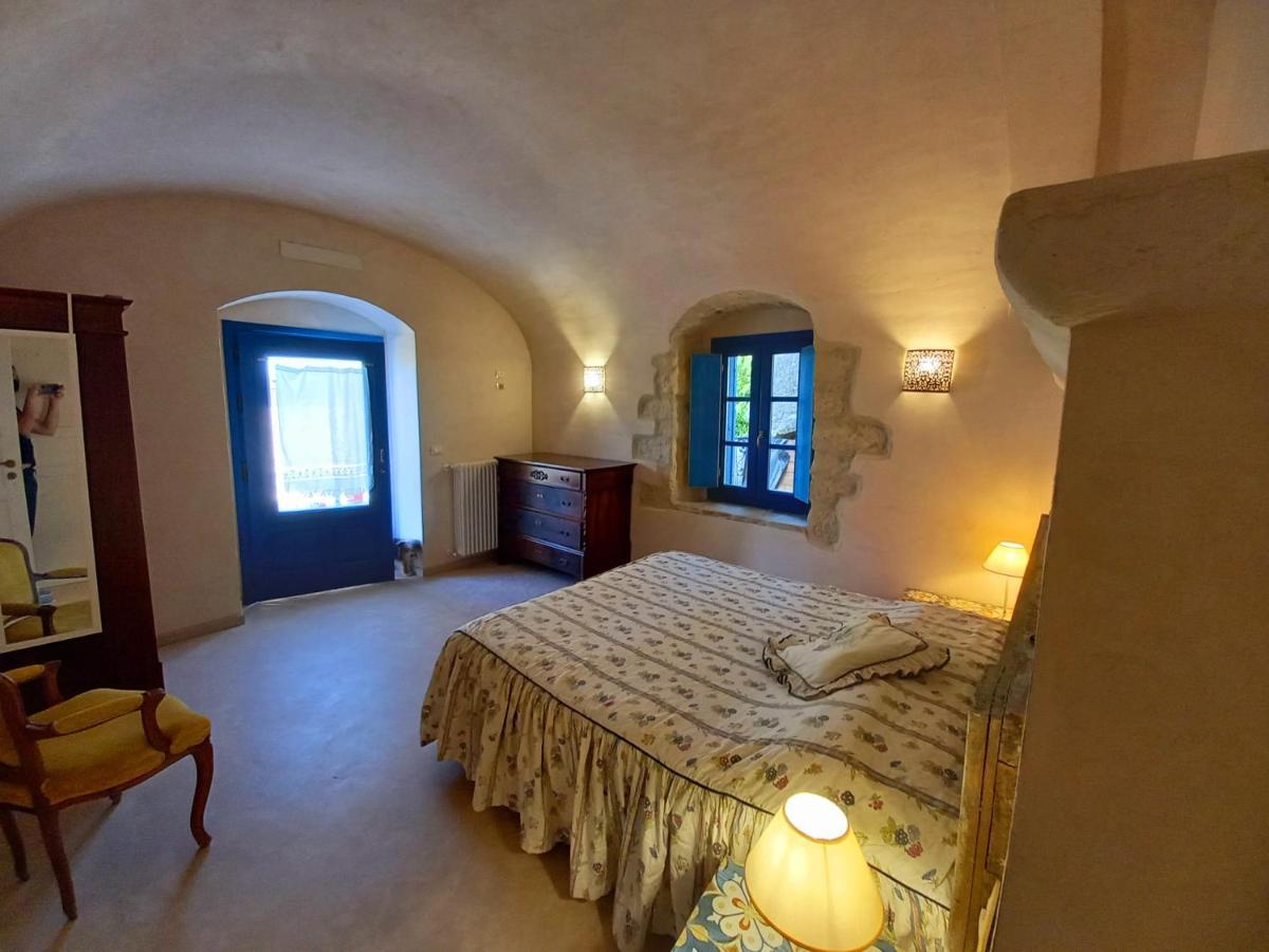 La Casa Dalle Finestre Blu Abbateggio Экстерьер фото