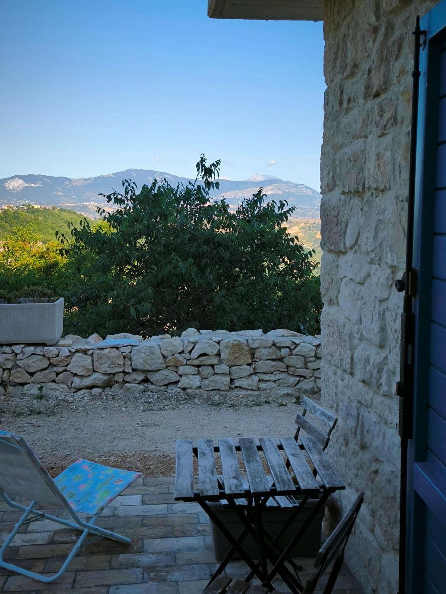 La Casa Dalle Finestre Blu Abbateggio Экстерьер фото