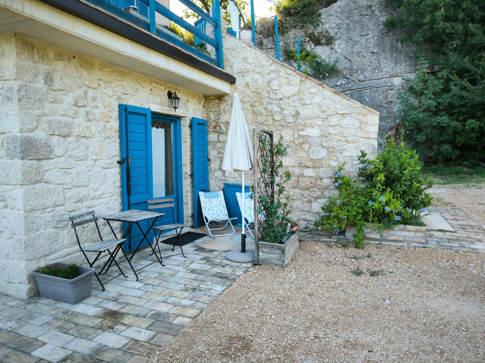 La Casa Dalle Finestre Blu Abbateggio Экстерьер фото
